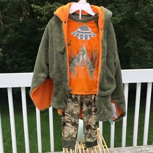 NWT Free Style-boys 3 pieces Dino green sleepwear